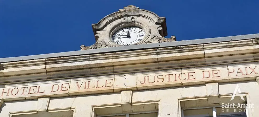 fronton de la mairie
